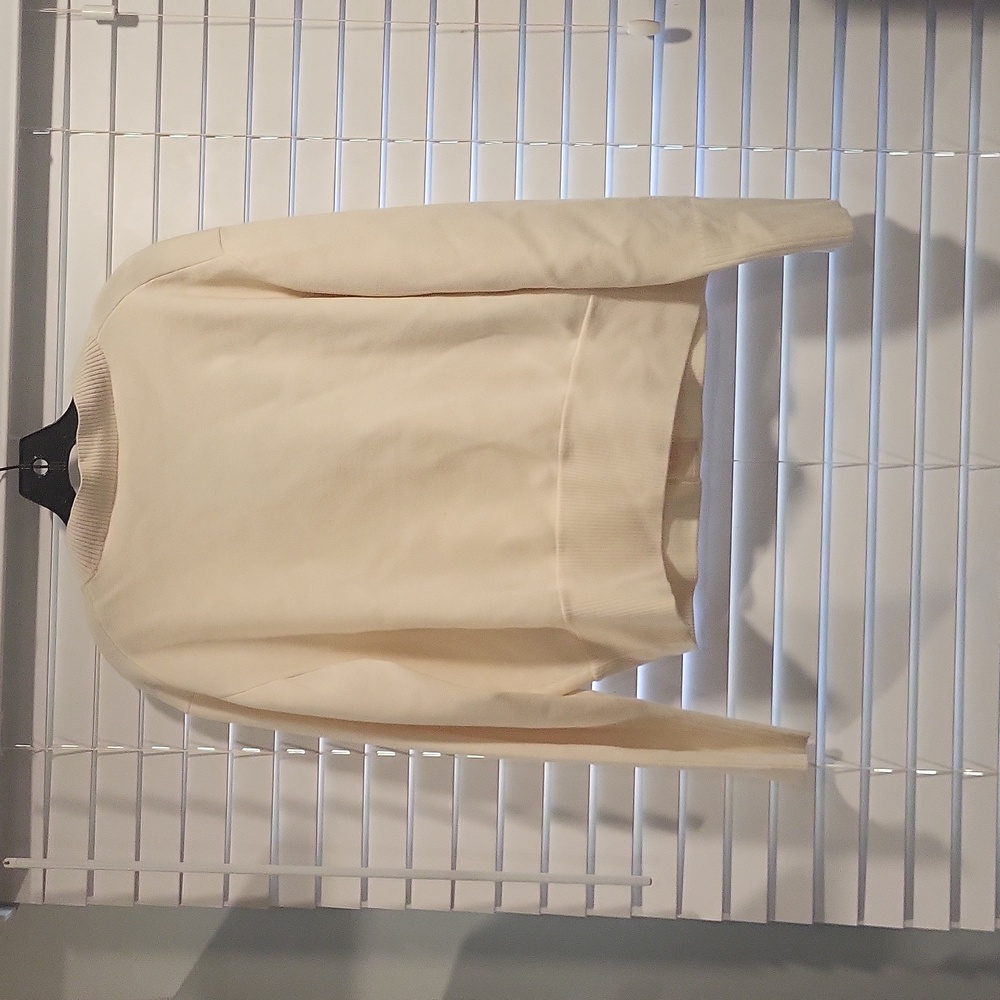Elie Tahari Marino Wool Sweater - Picture 8 of 9